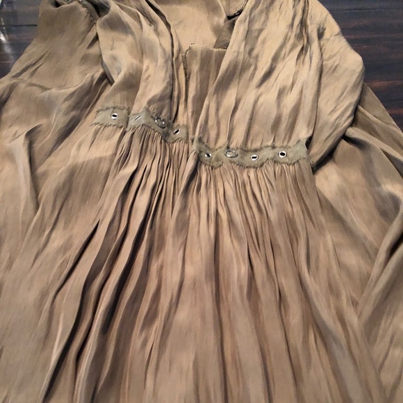 ramy brook bell sleeve eyelet blouse v neck L 💫 - Picture 4 of 6